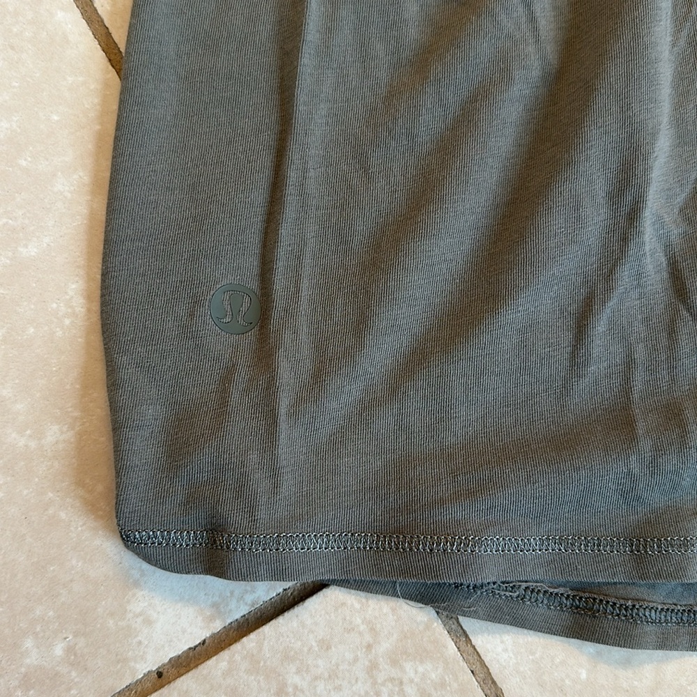 Lululemon tank top - Picture 3 of 3
